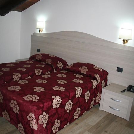 Agriturismo Cascina Del Vai Кайро Монтеноте Стая снимка