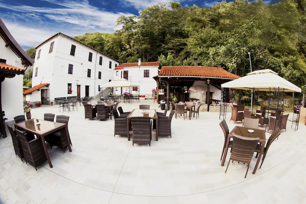 Agriturismo Cascina Del Vai Кайро Монтеноте Екстериор снимка