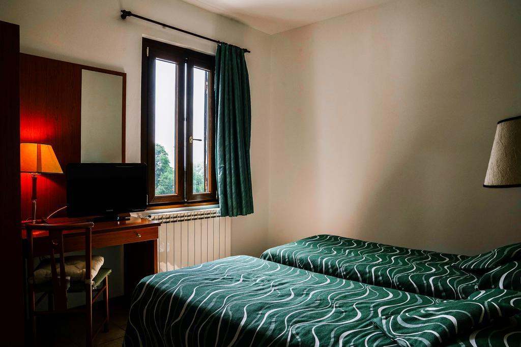 Agriturismo Cascina Del Vai Кайро Монтеноте Екстериор снимка