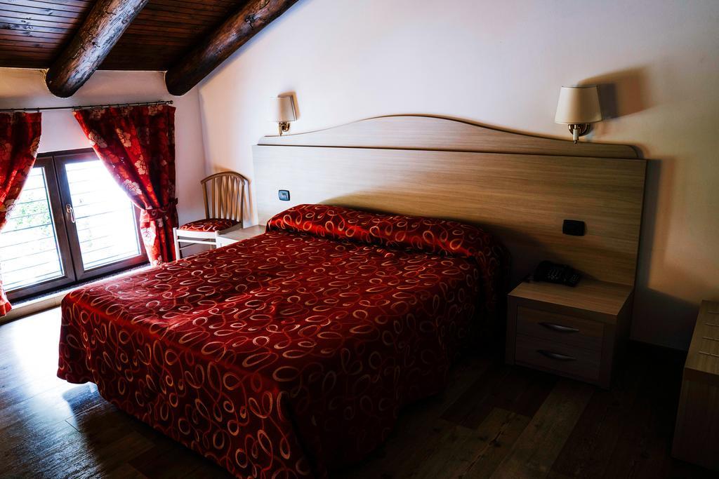 Agriturismo Cascina Del Vai Кайро Монтеноте Екстериор снимка