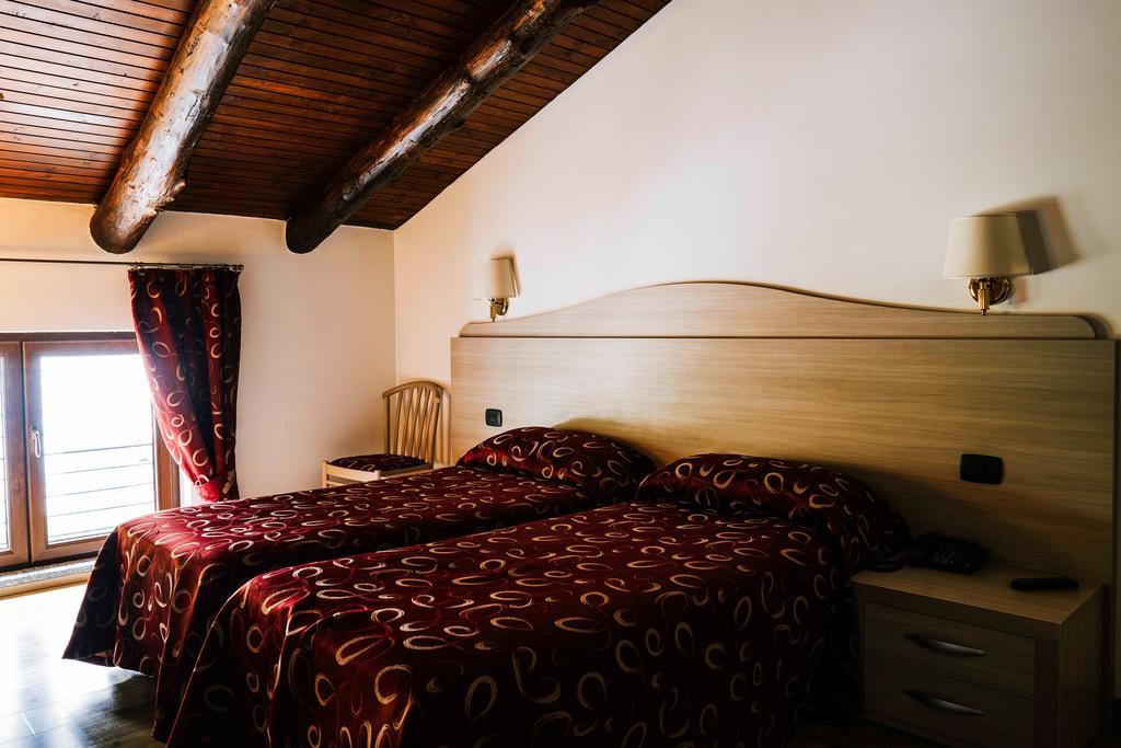 Agriturismo Cascina Del Vai Кайро Монтеноте Екстериор снимка
