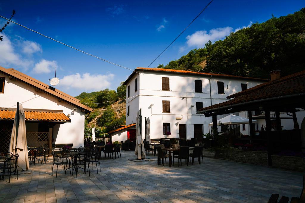 Agriturismo Cascina Del Vai Кайро Монтеноте Екстериор снимка