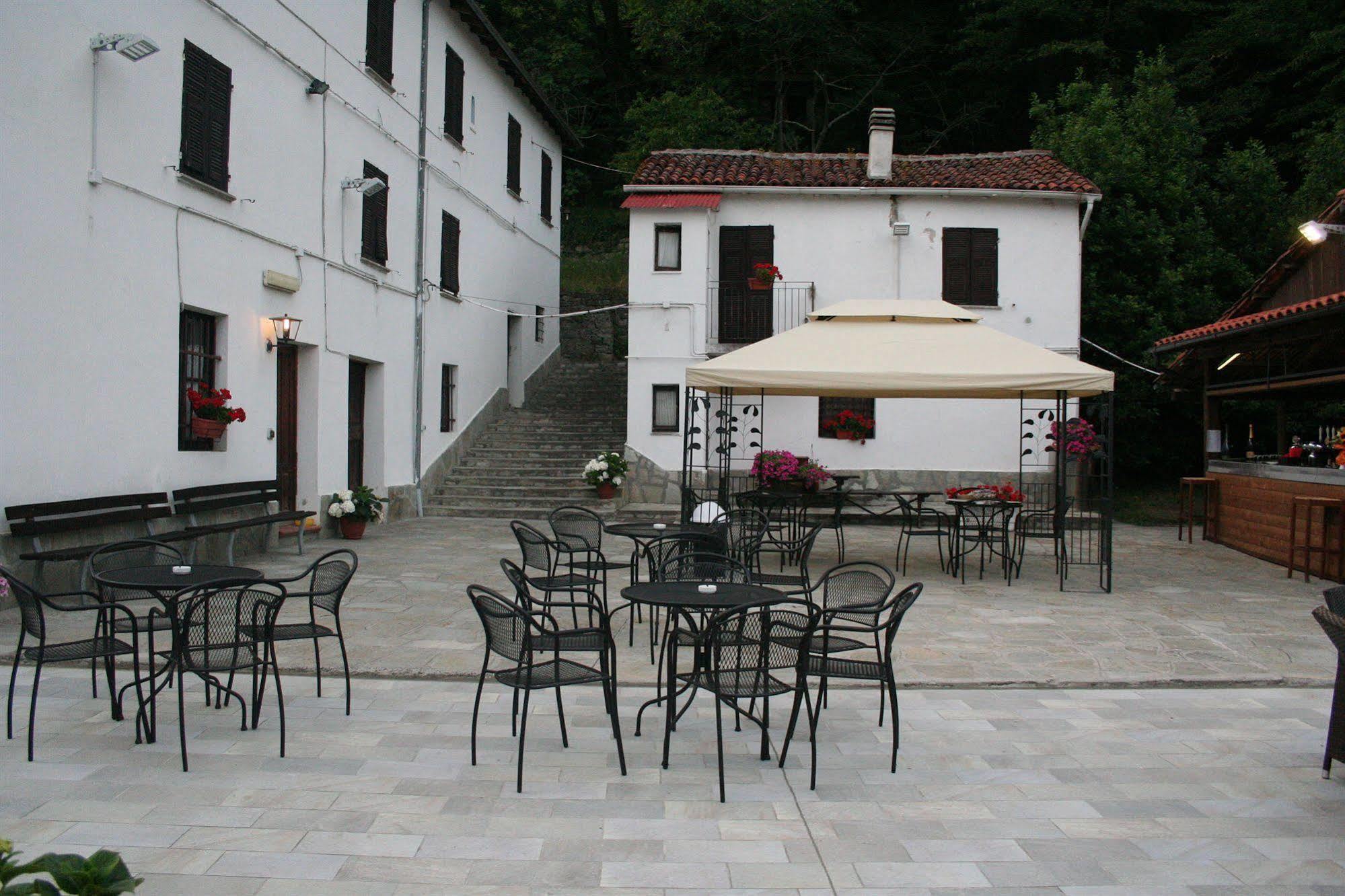 Agriturismo Cascina Del Vai Кайро Монтеноте Екстериор снимка
