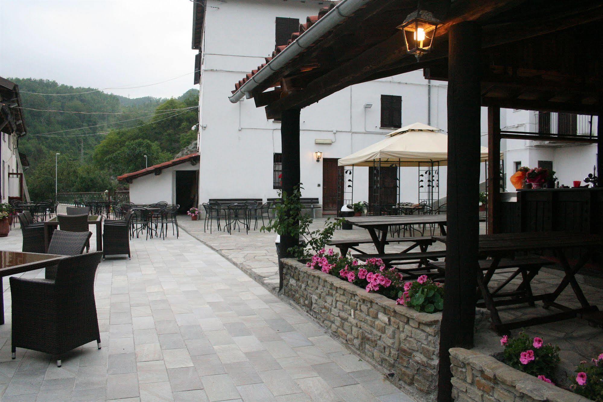 Agriturismo Cascina Del Vai Кайро Монтеноте Екстериор снимка